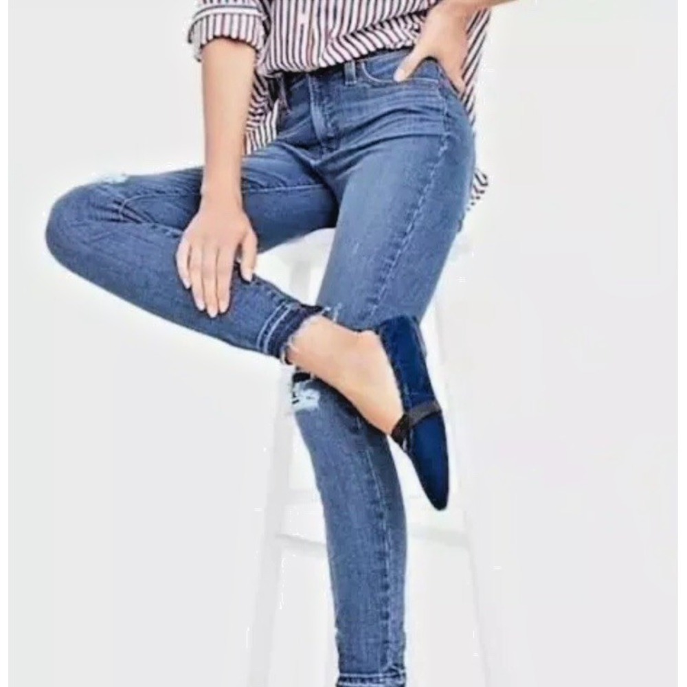 J.CREW 9" Women's Toothpick Jean in Rip & Repair Wash‎ Size 29
